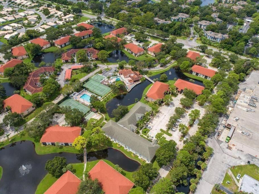 شقة Waterview Oasis Retreat, Minutes To Anna Maria Island And Img برادنتون المظهر الخارجي الصورة